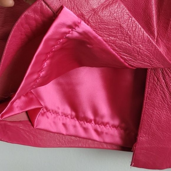 Vintage Hot Pink Leather pencil skirt - Picture 5 of 7